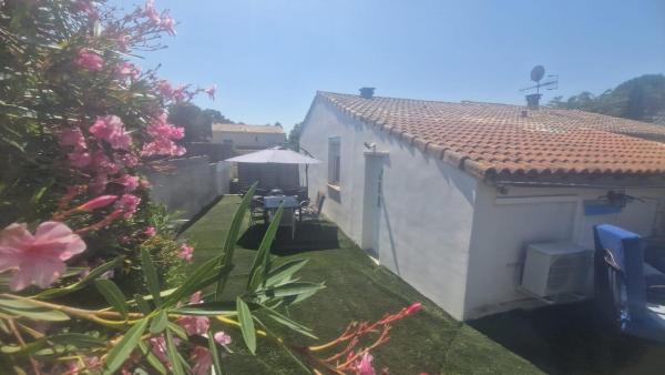 På billedet ses objektet Maisonnette avec jardin et piscine privée beliggende i byen Grabels.