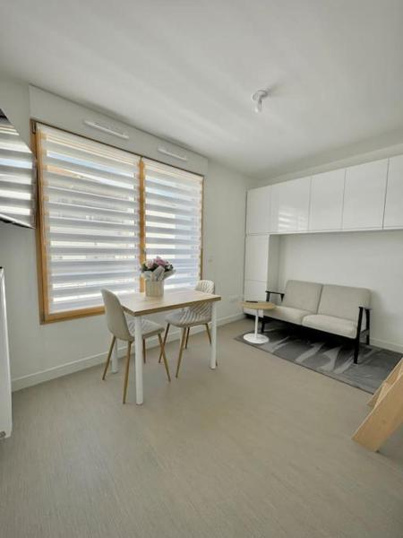 A la foto es mostra l'objecte Studio neuf en bord de Seine situat a la ciutat de Rouen.