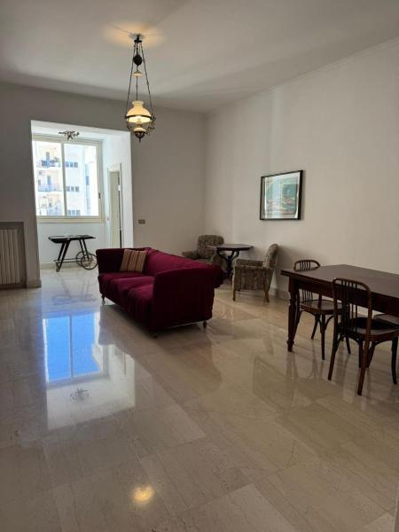 A la foto es mostra l'objecte Cairoli Exclusive Suite situat a la ciutat de Bari.