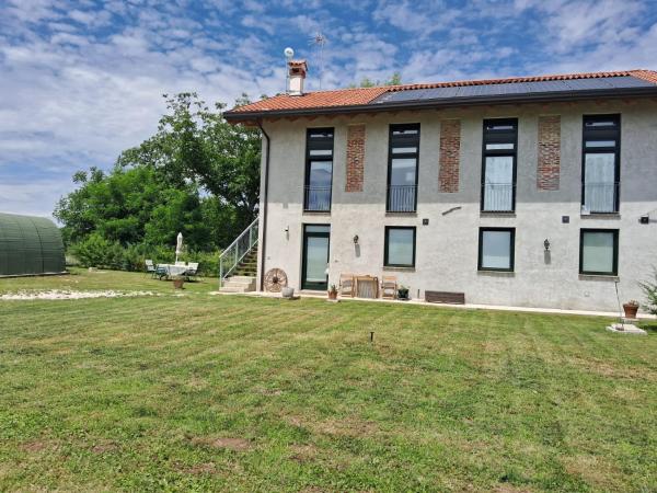 På billedet ses objektet Casa Zafferano - apartment with garden beliggende i byen Vencò.
