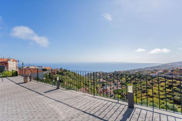 A la foto es mostra l'objecte Cantinho do Barreiro - Calheta situat a la ciutat de Calheta.