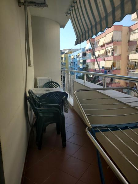Na fotografii je vidět objekt Lion place nacházející se ve městě Durrës.