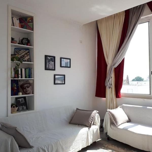 A la foto es mostra l'objecte Joli duplex vue sur mer situat a la ciutat de Kheredine.