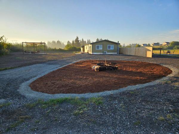 På billedet ses objektet Yelm Prairie Vacation Rentals beliggende i byen Yelm.