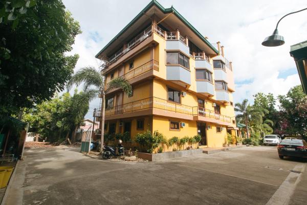 Na fotografii je vidět objekt RedDoorz @ Farm Side Hotel Laoag City nacházející se ve městě Laoag.