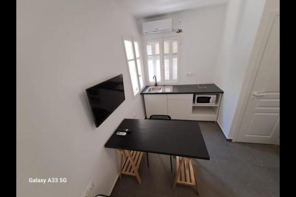 A la foto es mostra l'objecte Studio Apartment 2 at The Grey House situat a la ciutat de Kalamata.