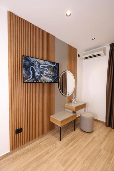 Emar Hotel, Tirana