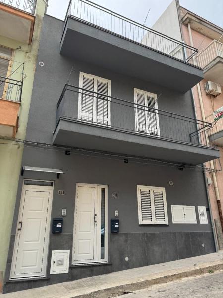 A la foto es mostra l'objecte Casa Dei Platani situat a la ciutat de Ragusa.