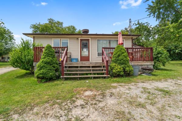 写真にはMillbrook市にあるBeautiful Lake Views in Natureが写っています。