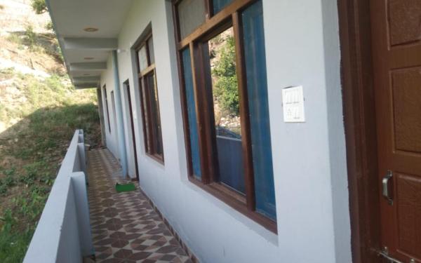 Na fotografii je vidět objekt Sanjay Holiday Home by StayApart nacházející se ve městě Barkot.