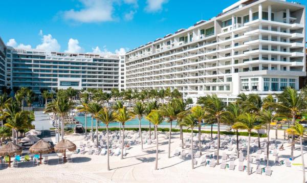 Na fotografii je vidět objekt Garza Blanca Resort & Spa Cancun nacházející se ve městě Cancún.