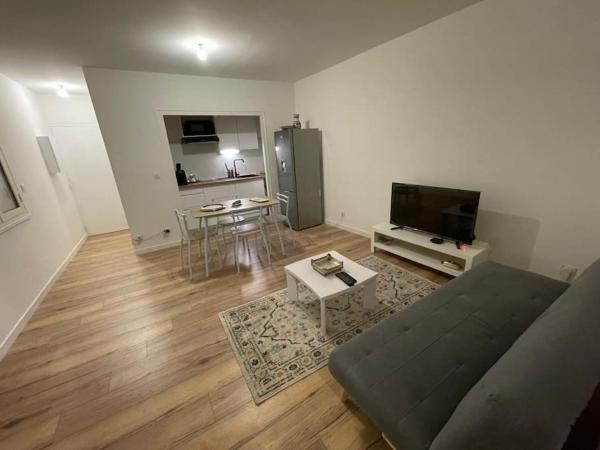 A la foto es mostra l'objecte proche centre ville gare situat a la ciutat de Bordeus.