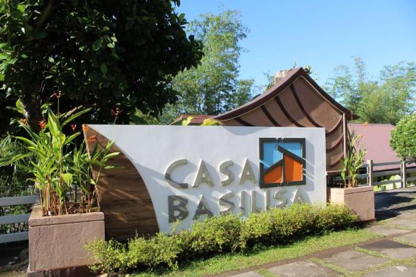 På bilden syns objektet Casa Basilisa Hotel & Resort som ligger i staden Pandan.