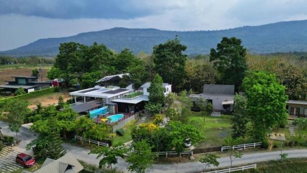 A la foto es mostra l'objecte Moon Heart Village Khao Yai Pool Villa situat a la ciutat de Pong Talong.