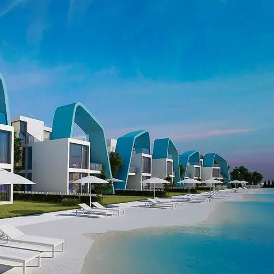 The photo shows the Fouka bay Ras El Hekma special chalet located in the city of Qārah.