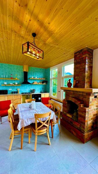 A la foto es mostra l'objecte Emy's Villa situat a la ciutat de Machakhlispiri.