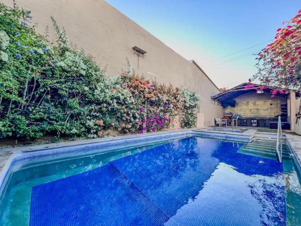 A la foto es mostra l'objecte Casa Constitution 3BR House downtown big pool & hot tub situat a la ciutat de La Paz.