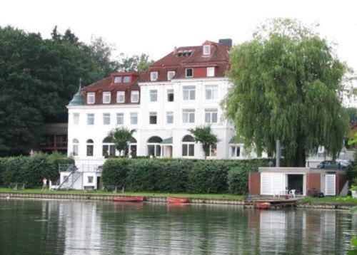 A la foto es mostra l'objecte Hotel Seeschloss am Kellersee situat a la ciutat de Eutin.
