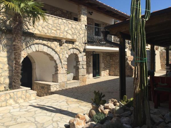 Στη φωτογραφία φαίνεται το αντικείμενο Family friendly house with a swimming pool Bribir, Novi Vinodolski - 23474 που βρίσκεται στην πόλη Bribir.