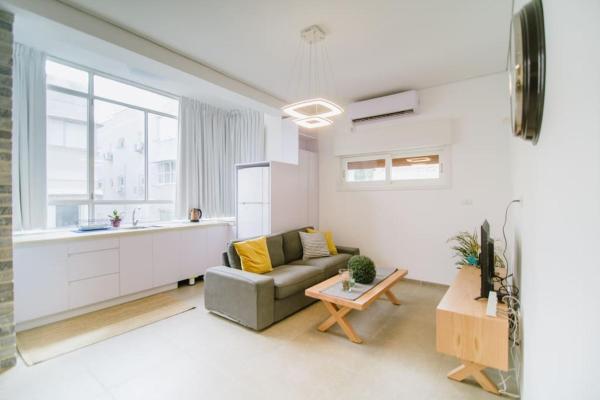 Amazing Apartment 2 BR & 2 Bathrooms !, Тель-Авив