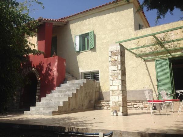 A la foto es mostra l'objecte Spacious Villa with View 10 mins Walk to the Beach situat a la ciutat de Methoni.