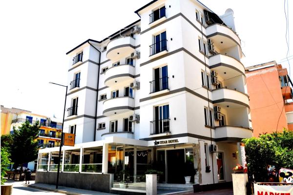 A la foto es mostra l'objecte Star Hotel & Restaurant situat a la ciutat de Golem.