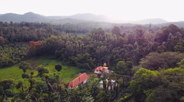 A la foto es mostra l'objecte The Greentara Farmstay situat a la ciutat de Somvārpet.