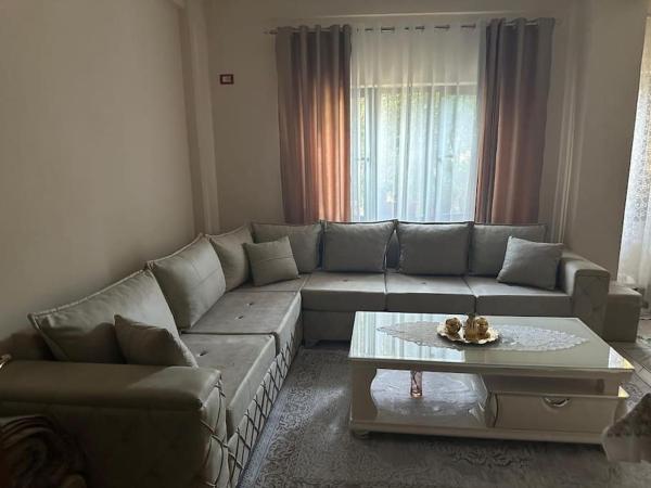 A la foto es mostra l'objecte Tek Luani situat a la ciutat de Shkodër.