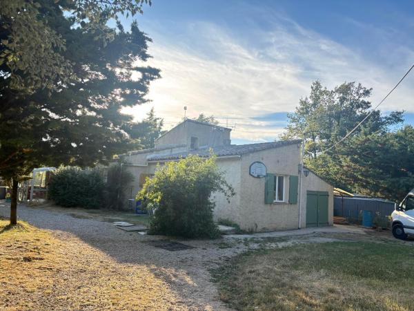 A la foto es mostra l'objecte maison entière foret sainte baume situat a la ciutat de Plan dʼAups.