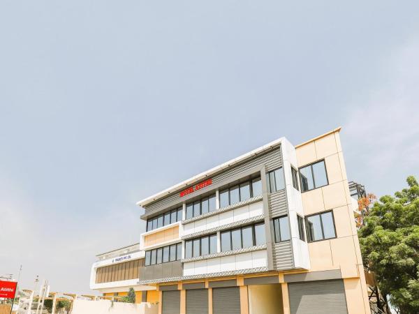 Na zdjęciu widoczny jest obiekt StayGuru Hotel Atithi położony w mieście Kukma.