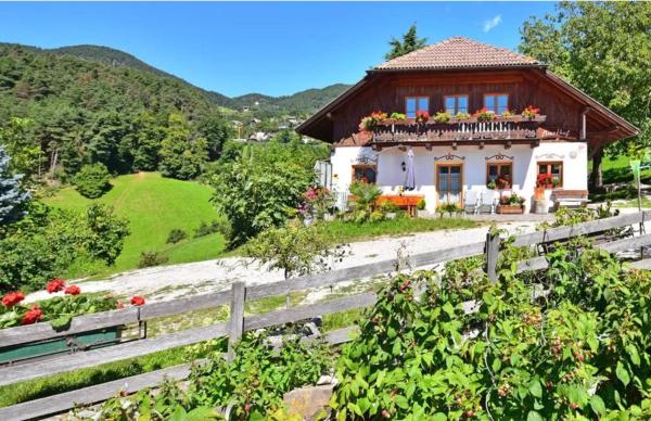 Na zdjęciu widoczny jest obiekt Stierlhof Ritten położony w mieście Ritten.