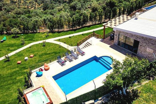 Auf dem Foto ist das Objekt Ultra Delux Private Villa Ekolia Bodrum in der Stadt Farilya zu sehen.