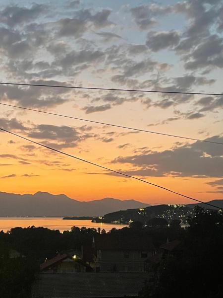 A la foto es mostra l'objecte JOVIK Apartments situat a la ciutat de Ohrid.