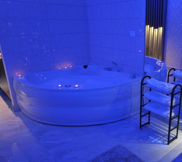 A la foto es mostra l'objecte Jacuzzi Apartman De Lux - Cacak situat a la ciutat de Čačak.