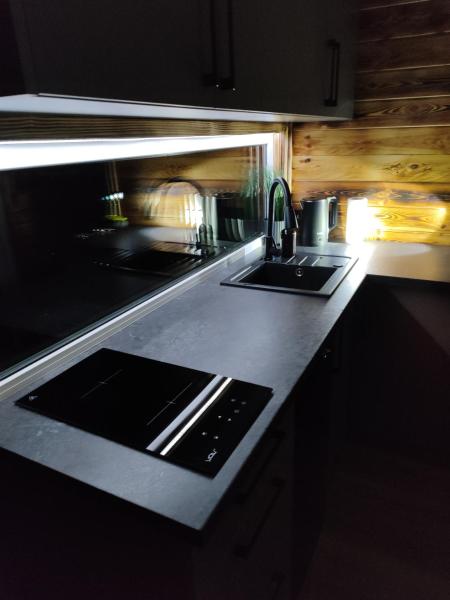 写真にはKamieńsk市にあるApartament Glamour Kleszczówが写っています。