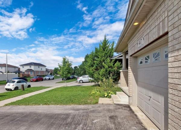 Na zdjęciu widoczny jest obiekt Guelph house położony w mieście Guelph.