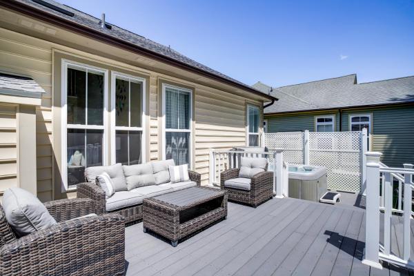 Φωτογραφία 2: Deck, Hot Tub and Resort Amenities Ocean View Gem