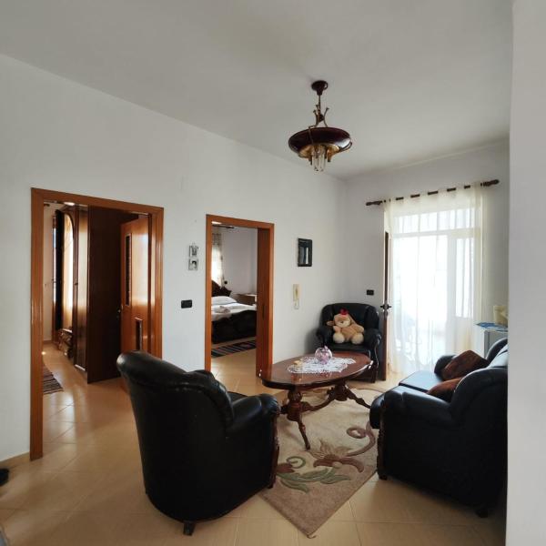 A la foto es mostra l'objecte Bujari Guesthouse situat a la ciutat de Berat.