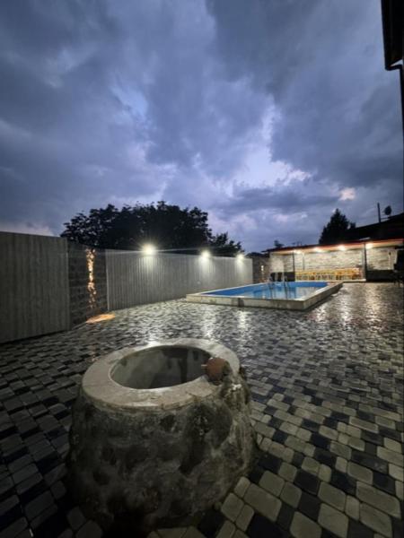 A la foto es mostra l'objecte Sweet Home Garni situat a la ciutat de Garni.