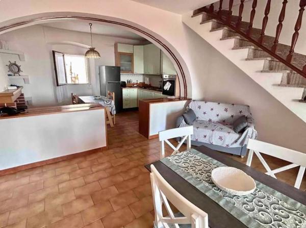 A la foto es mostra l'objecte Maison Belvedere situat a la ciutat de SantʼAntìoco.