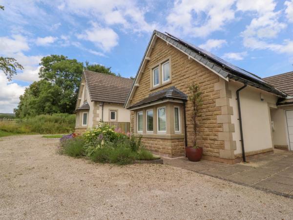 Op de foto is het object Low Orchard House te zien, gelegen in de stad Chipping.