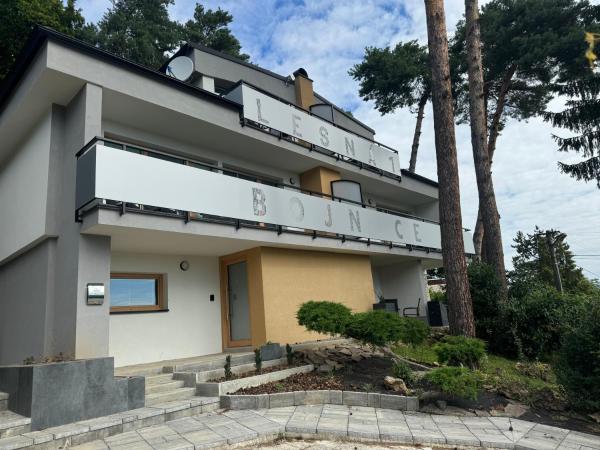 På billedet ses objektet Apartmán Lesná 1, Bojnice beliggende i byen Prievidza.