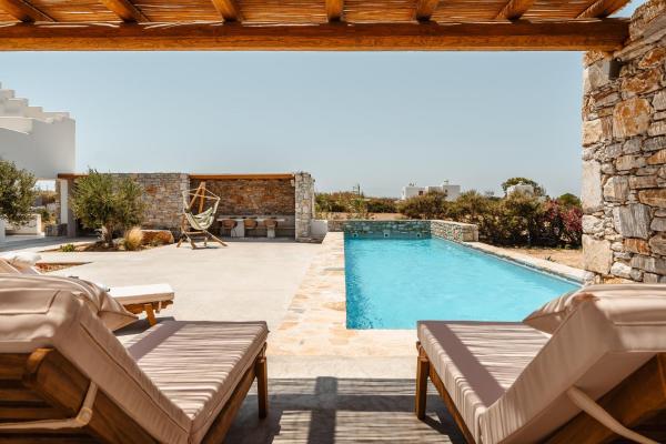 Simiu Villa With Private Swimming Pool - 낙소스 섬