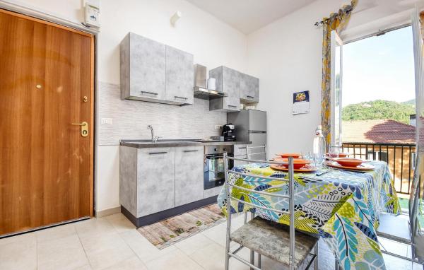 På bildet vises objektet Awesome Apartment In Casarza Ligure som ligger i byen Casarza Ligure.