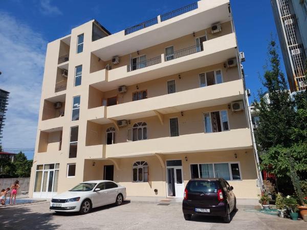 Nella foto è visibile l'oggetto Hotel NUCA situato nella città di Gonio.