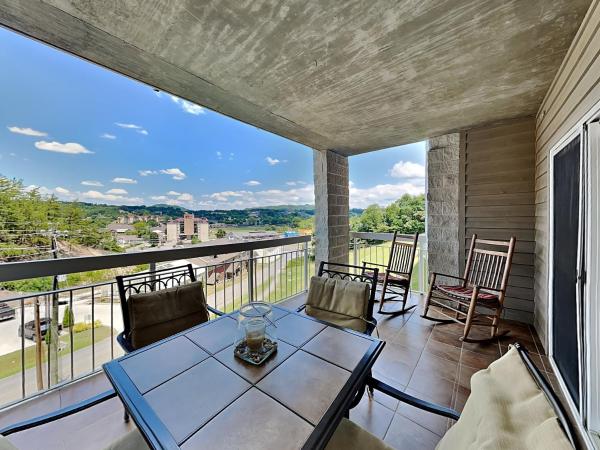 A la foto es mostra l'objecte City Side Comfort Whispering Pines 102 situat a la ciutat de Pigeon Forge.