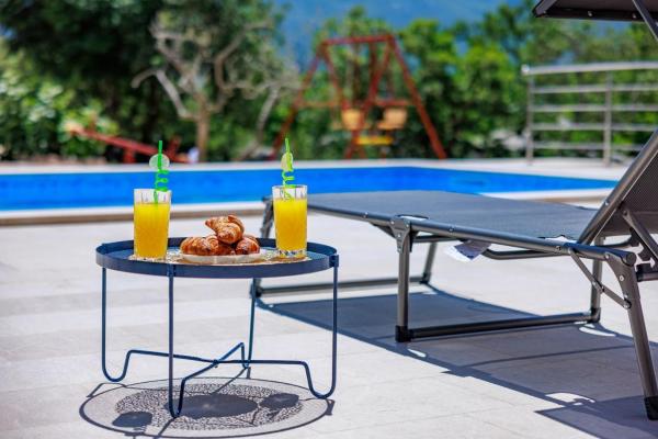 Perfect holiday in Vila Hany home