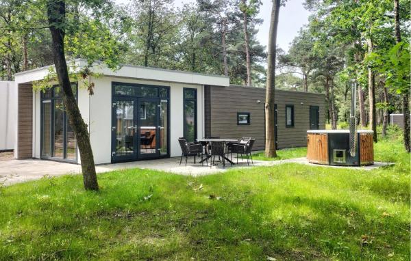På bildet vises objektet Lovely Home In Hellendoorn With Kitchen som ligger i byen Hellendoorn.
