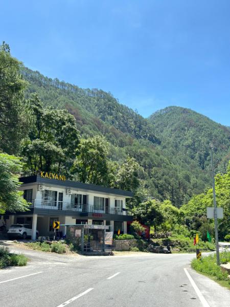 A la foto es mostra l'objecte Hotel Kalyani situat a la ciutat de Bagargād.