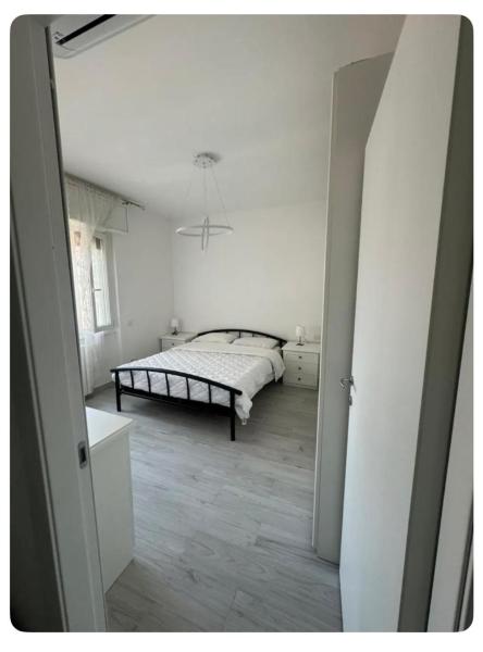 Auf dem Foto ist das Objekt Clapa house medium in der Stadt Limbiate zu sehen.